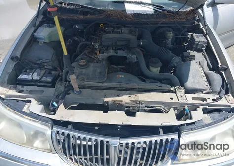 2001 Lincoln Town Car Signature из США, поврежденный, VIN 1LNHM82W81Y648935